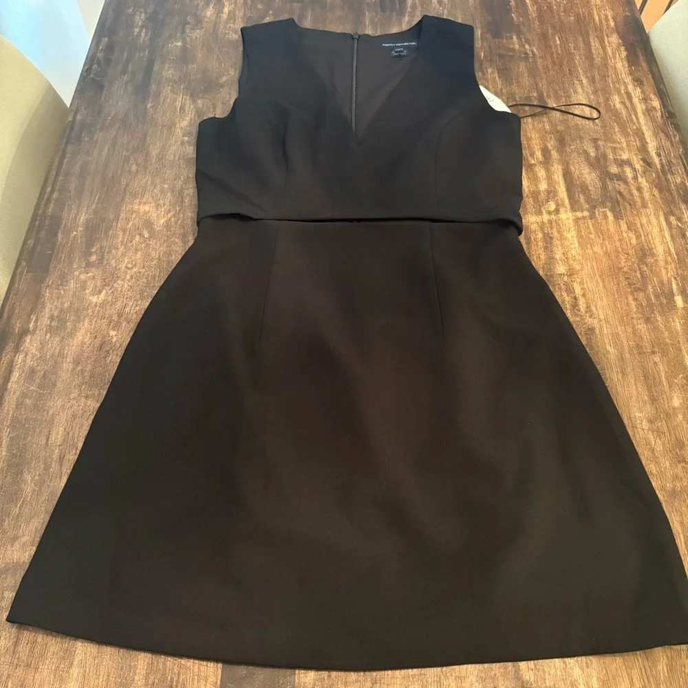 FRENCH CONNECTION Black Whisper V neck Cut Out Dress! Sleeveless. Lined. NEW! 8